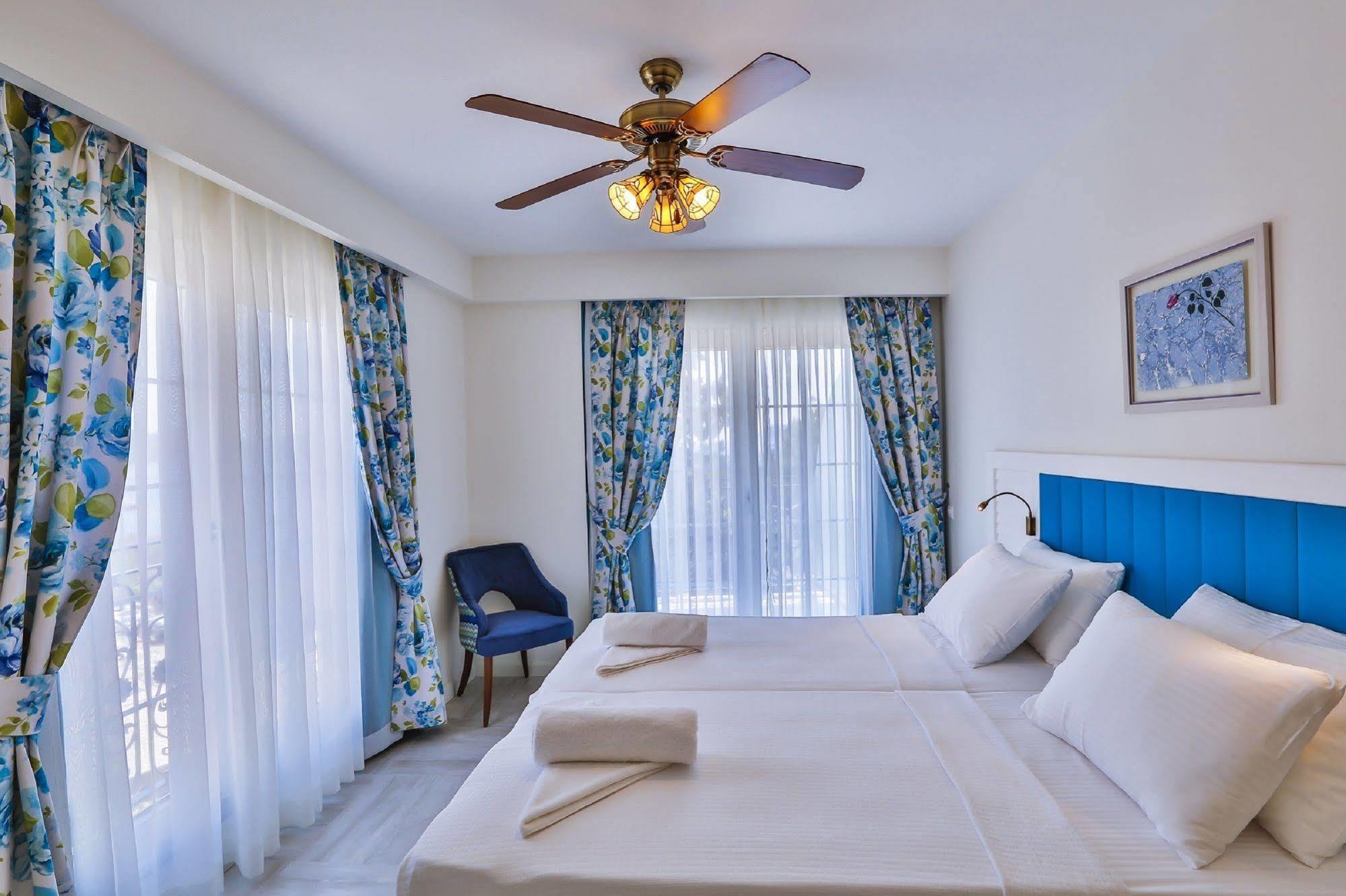 Livia Hotel カシュ エクステリア 写真